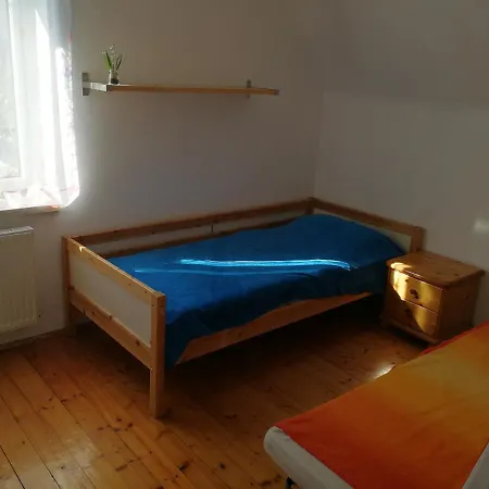Διαμέρισμα Doppelhaushaelfte Mit Garten *