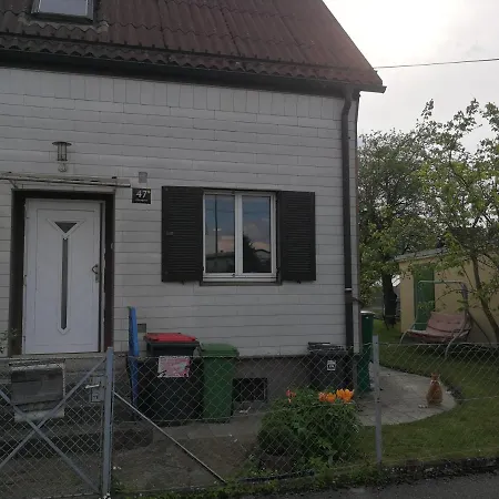 Doppelhaushaelfte Mit Garten Apartamento *