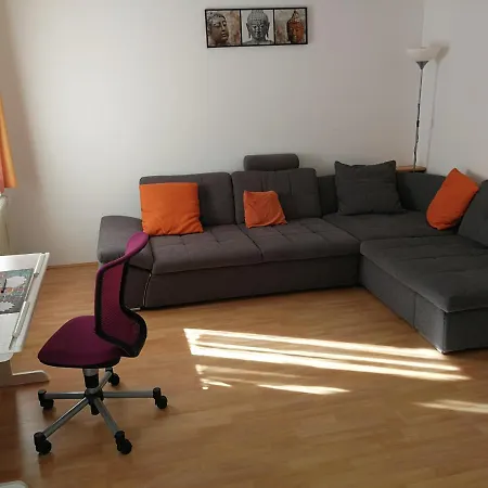 Doppelhaushaelfte Mit Garten Apartman Linz