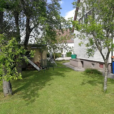 Doppelhaushaelfte Mit Garten Apartman Linz