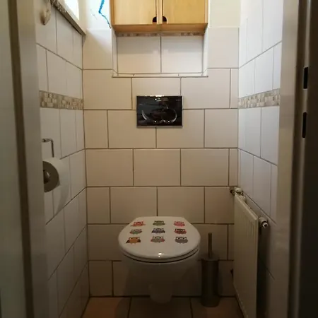 Doppelhaushaelfte Mit Garten Λιντς
