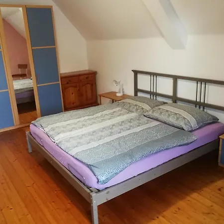 Doppelhaushaelfte Mit Garten Apartman