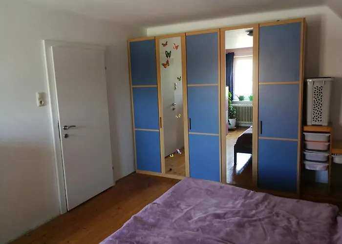 Doppelhaushaelfte Mit Garten Apartmán