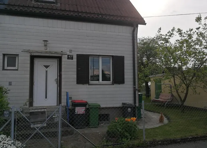 Doppelhaushaelfte Mit Garten Apartmán *