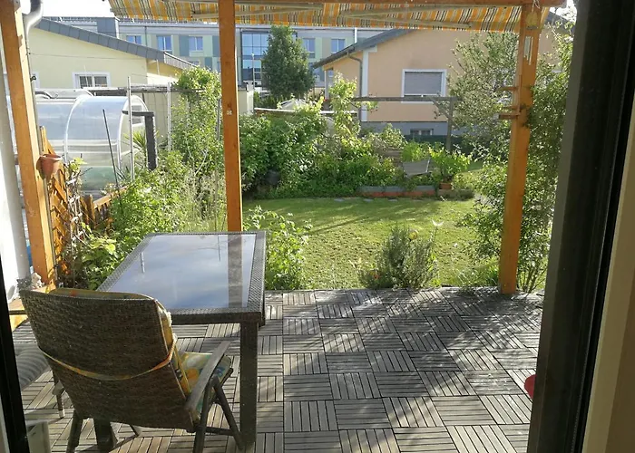 Apartmán Doppelhaushaelfte Mit Garten *
